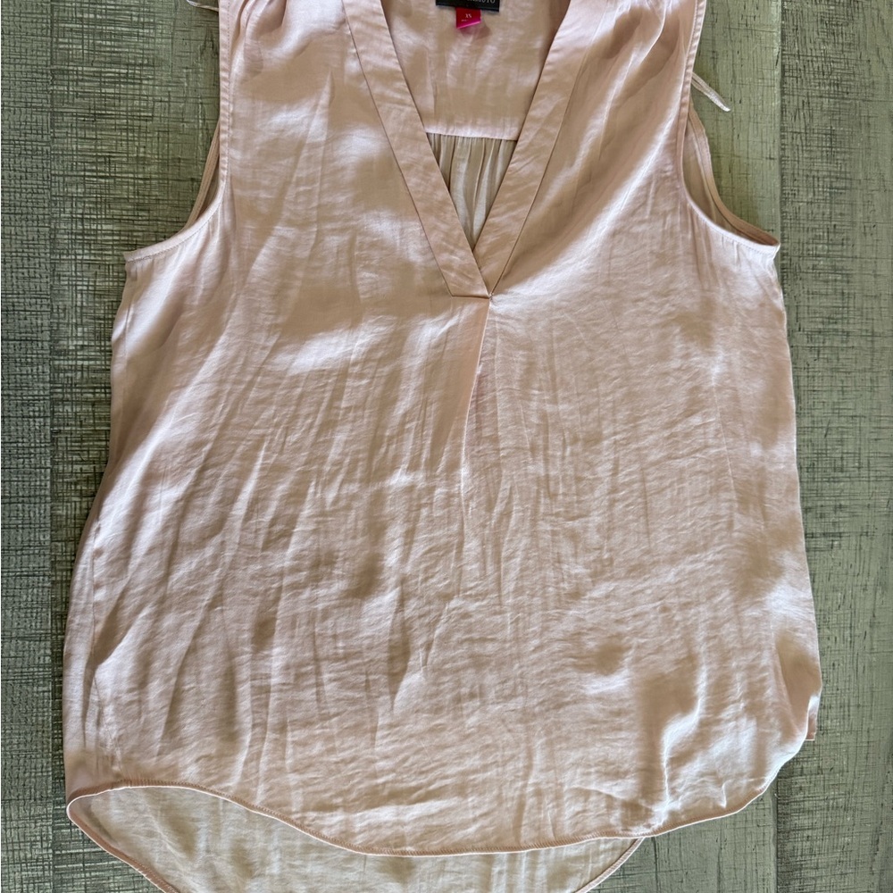 Vince Camuto Light Pink Sleeveless Blouse Size XSmall - Picture 2 of 8